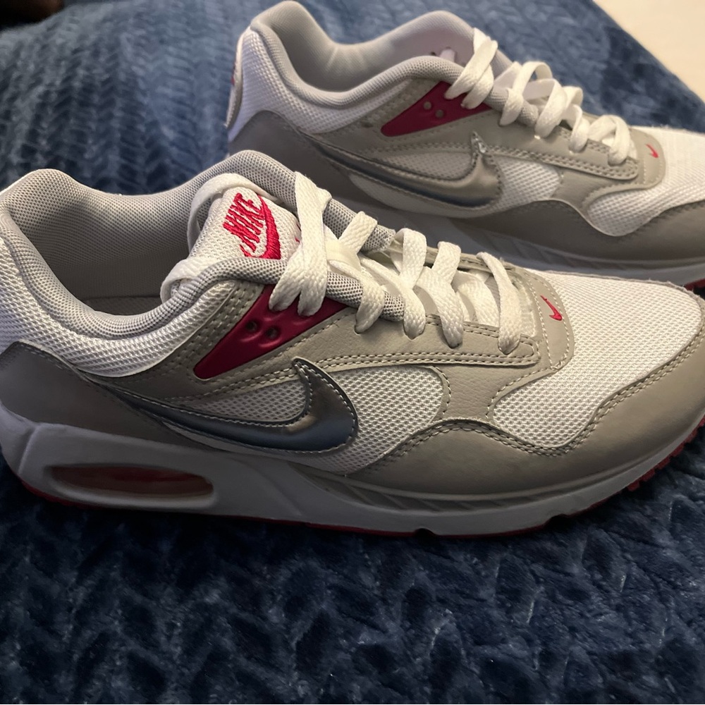 Nike White Gray Pink Women's Running Sneakers - Picture 3 of 5